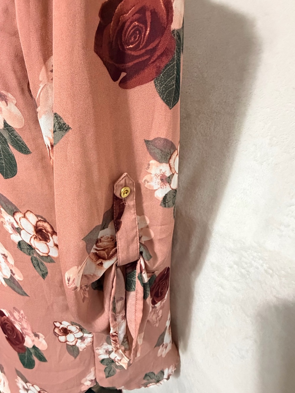 Justify Rose Floral V-Neck Blouse in Dusty Rose - Picture 6 of 12